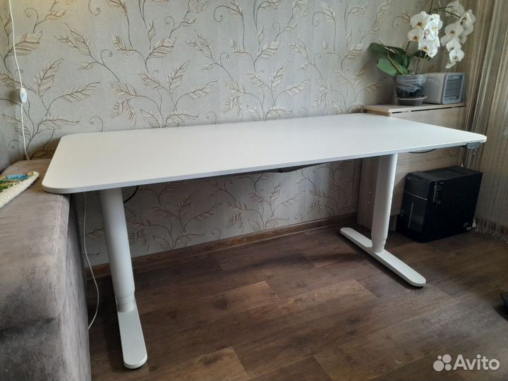 Стол IKEA Bekant с электроприводом 160х80