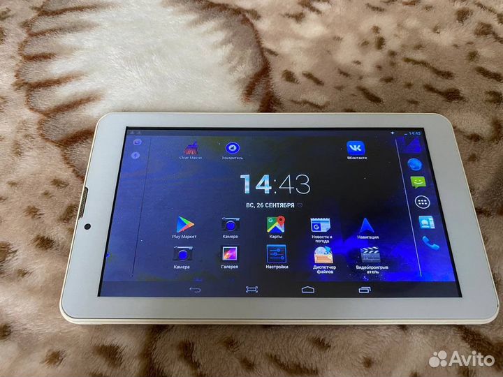 Планшет iRu Pad Master M716G 1Gb 8Gb SSD 3G