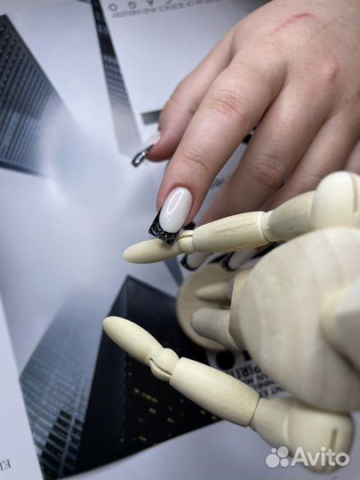 Мастер маникюра и педикюра