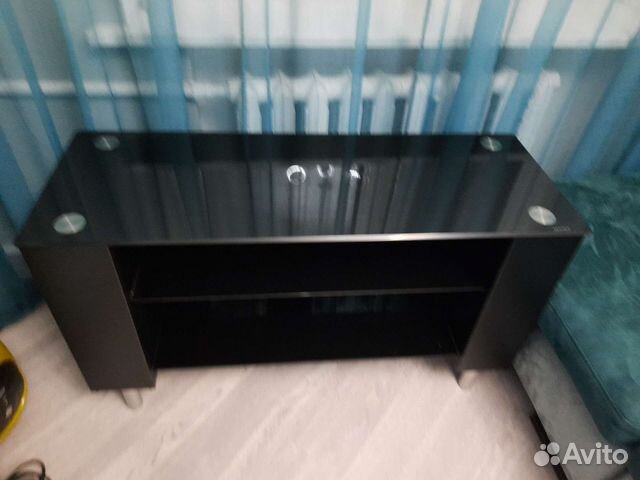 Стеклянная тумба под тв