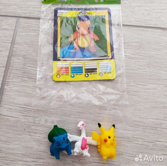 Набор 3 покемона+ карточка, новые.В наличии много