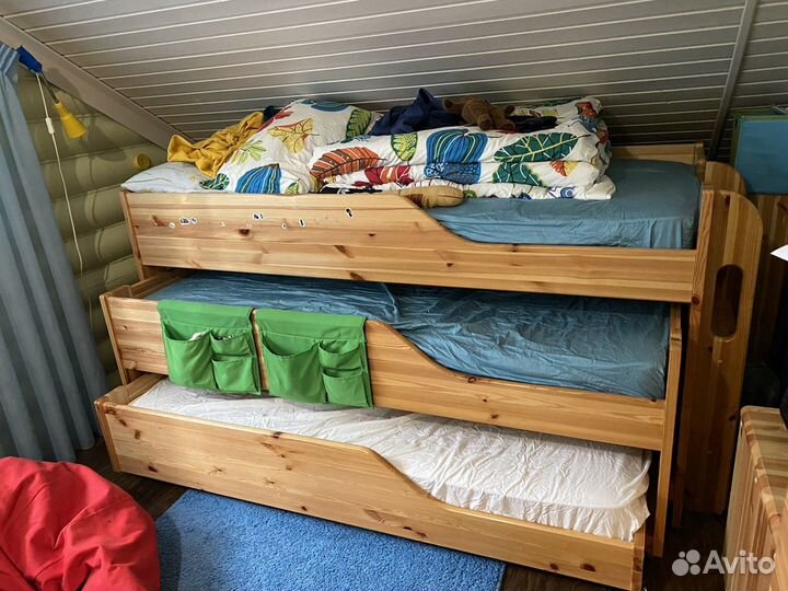 Трехярусная разжвижная кровать из массива сосны