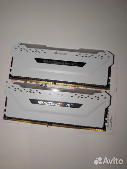 Оперативная память DDR4 Corsair Vengeance PRO 2*16