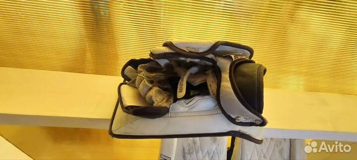 Вратарские щитки и руки vaughn