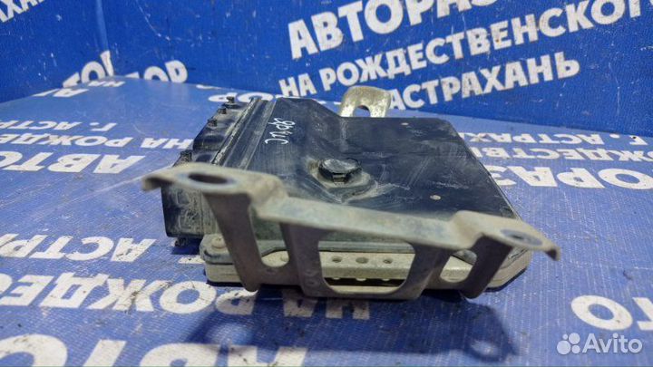 Блок управления двигателем Toyota Yaris хэтчбек