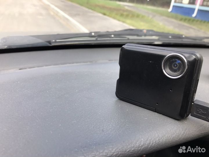 Автомобильный видеорегистратор Prestigio