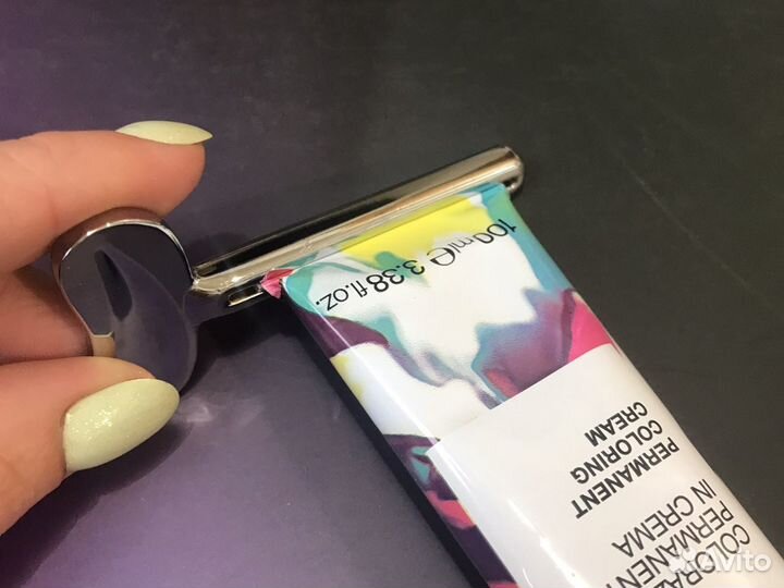 Выжиматель тюбика для краски Dewal ключ