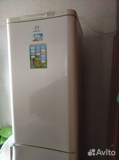 Холодильник indesit