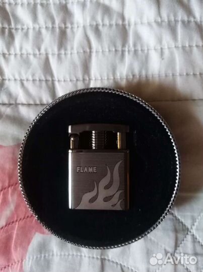 Подарочная газовая зажигалка Honest