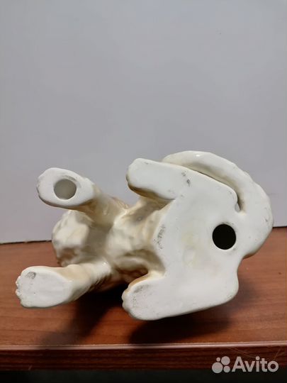 Фарфоровая статуэтка кота