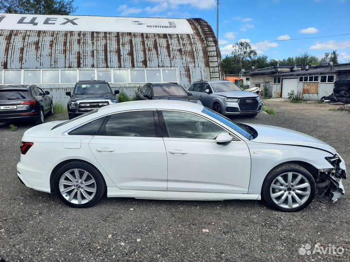 Audi A6 2.0 AMT, 2019, битый, 180 000 км