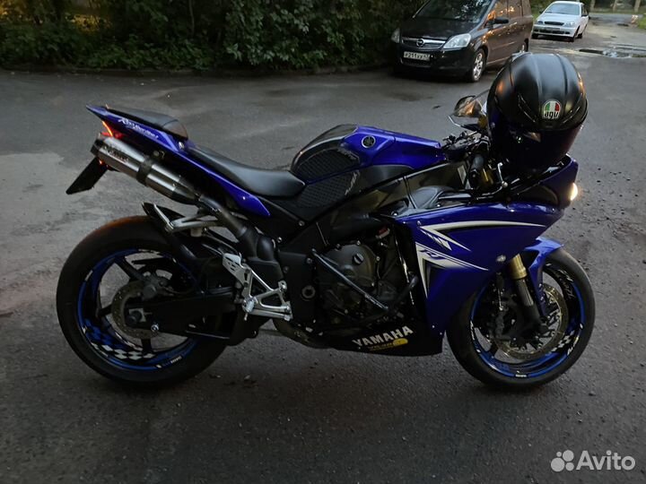 Yamaha YZF R1