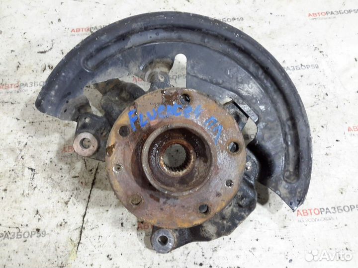 Кулак передний левый Renault Fluence