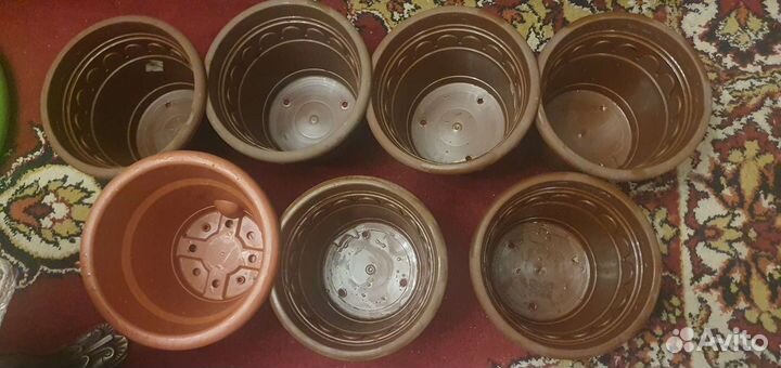 Горшки пластмассовые, 7шт