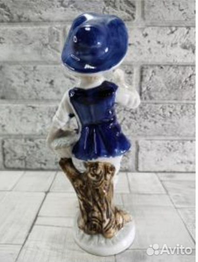 Статуэтка фарфор
