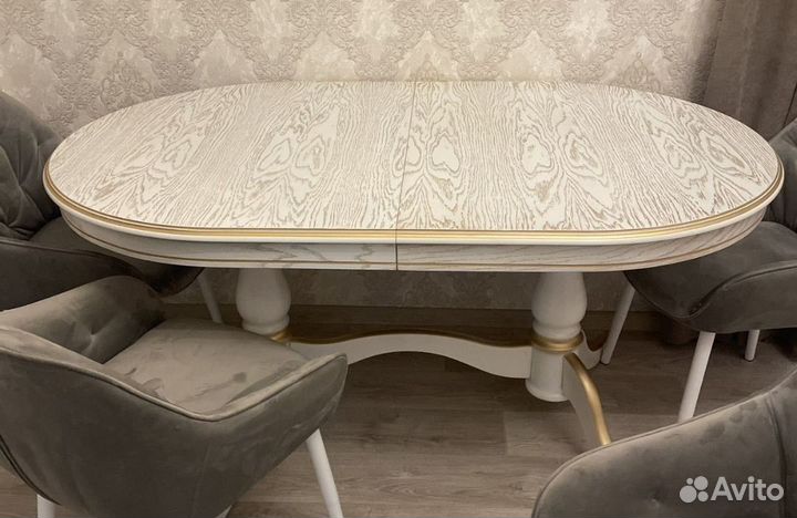 Обеденный стол и стулья (комплект) б/у