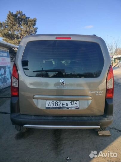 Водитель со своим авто