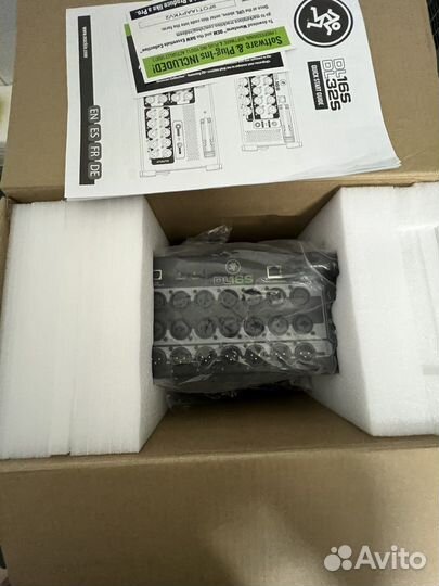 Цифровой микшерный пульт Mackie DL16S