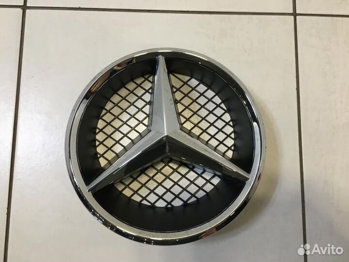 Эмблема Mercedes-Benz E-Class W212