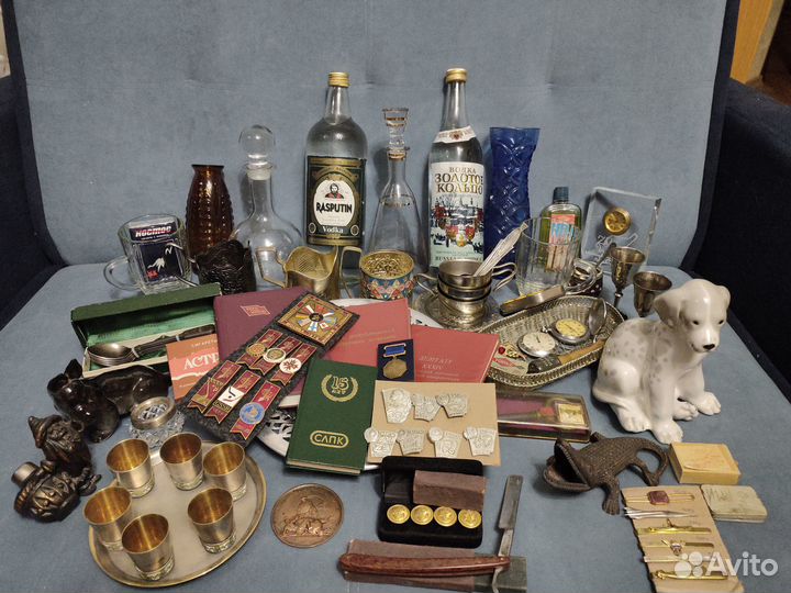 Посуда. Цветное стекло. Значки. Всякая всячина