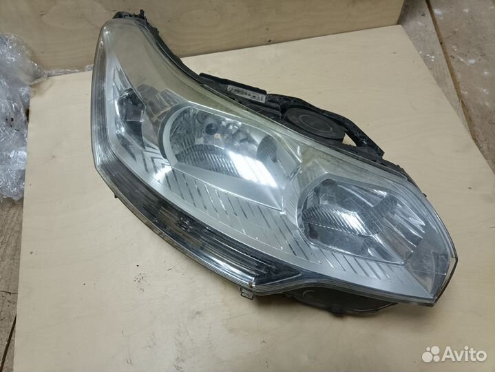 Правая фара для ситроен с5 08-10 год