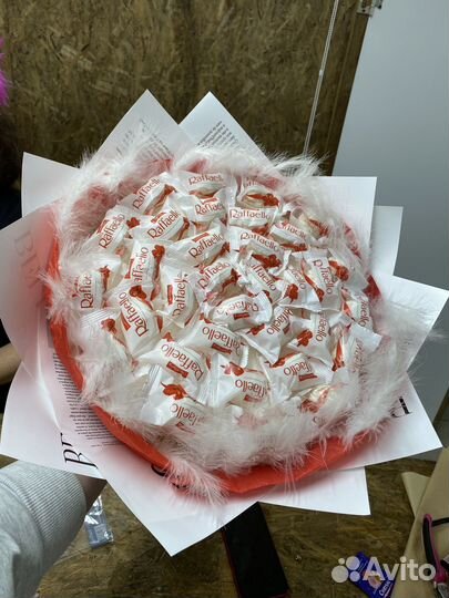 Сладкий букет из конфет Raffaello (рафаэло)