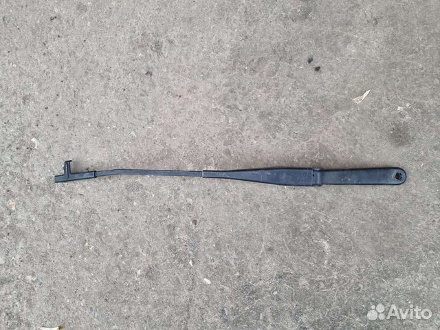 Поводок стеклоочистителя правый Ford Focus 2