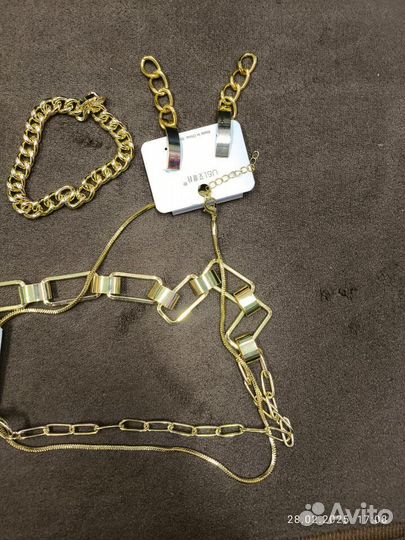 Украшение на шею