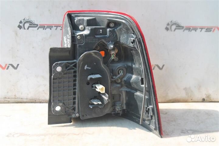 Фонарь задний левый Тойота Ленд Крузер 200