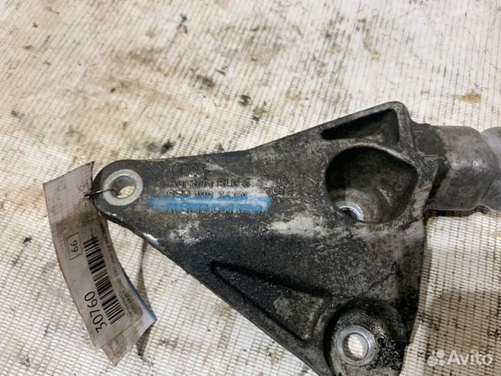 Кронштейн двигателя передний Audi A4 B7