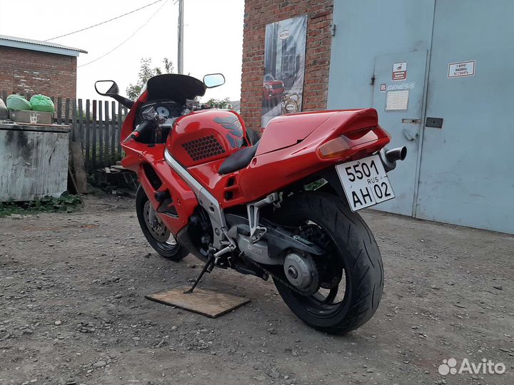 Honda vfr 750f rc 36