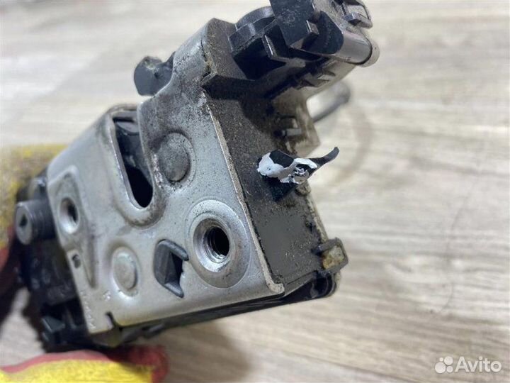 Замок двери задний правый Citroen C4 (2) 1.6 2012