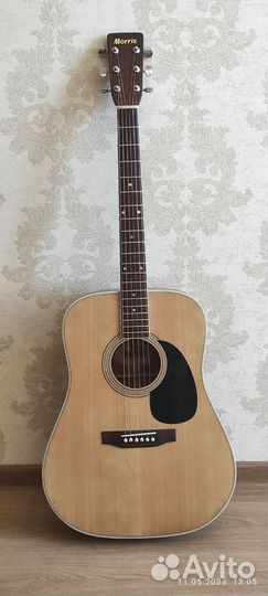 Акустическая гитара дредноут