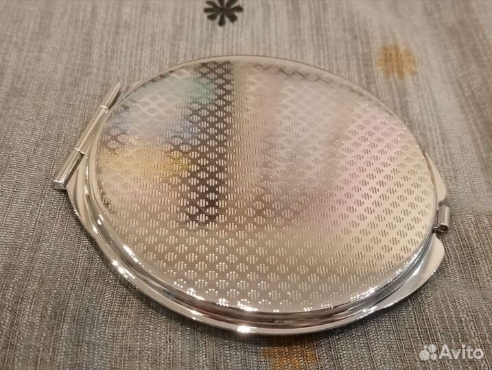 Зеркальце косметичекое