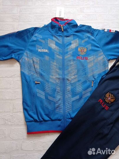 Спортивные костюмы 