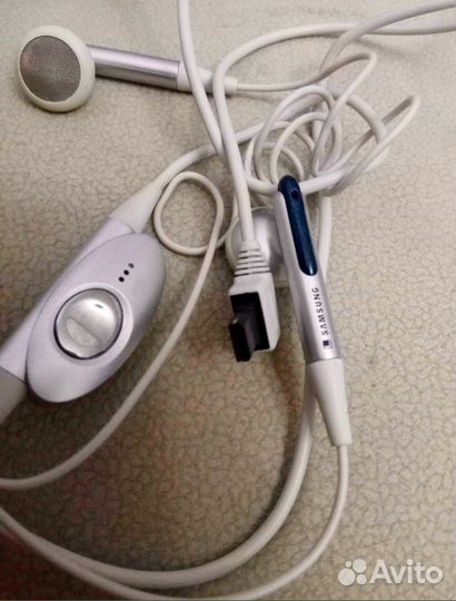Наушники от сотовых телефонов