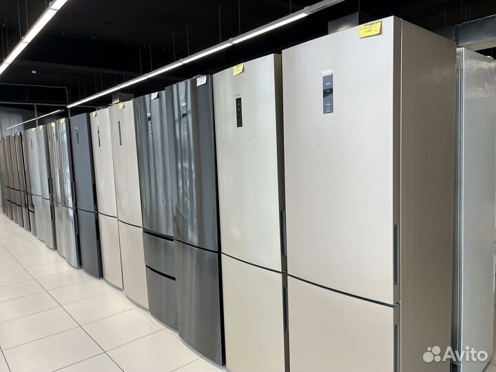 Холодильник-морозильник Haier C2F637CGG