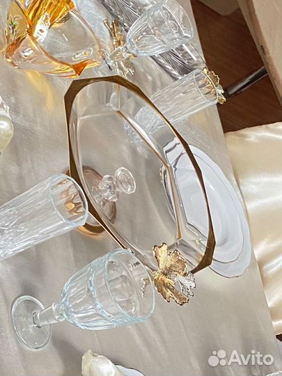 Тортница на ножке