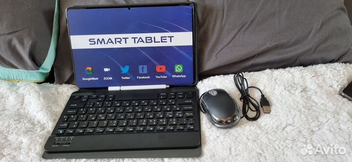 Планшет с клавиатурой и мышкой