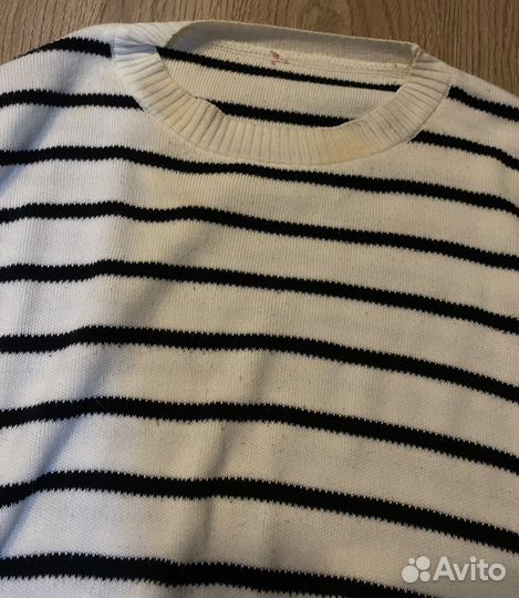 Свитер полосатый