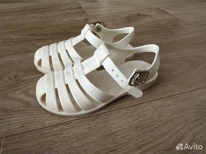 Сандалии для девочки