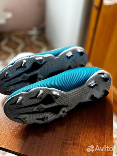 Футбольные бутсы adidas x