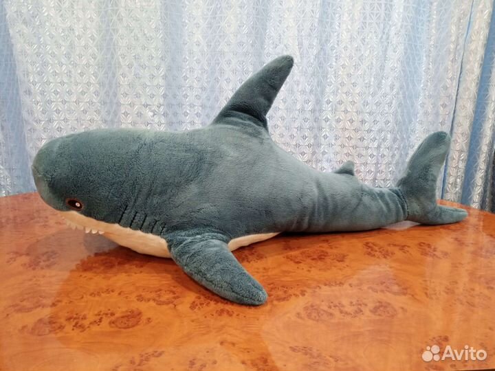 Игрушка подушка акула