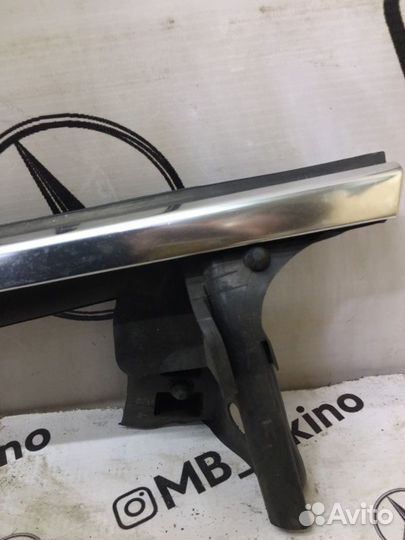 Молдинг стекла передний левый Mercedes Cls-Class