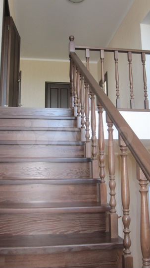 Дом 299 м² на участке 7 сот.