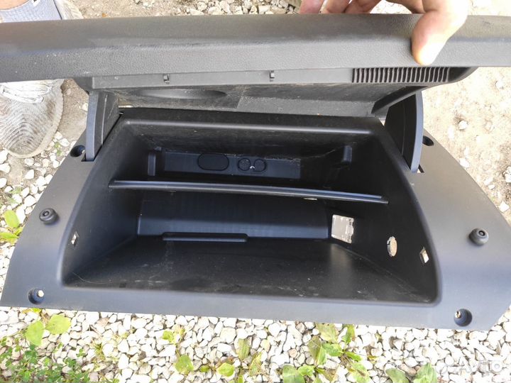 Бардачок Opel Astra H седан 1.6 2011