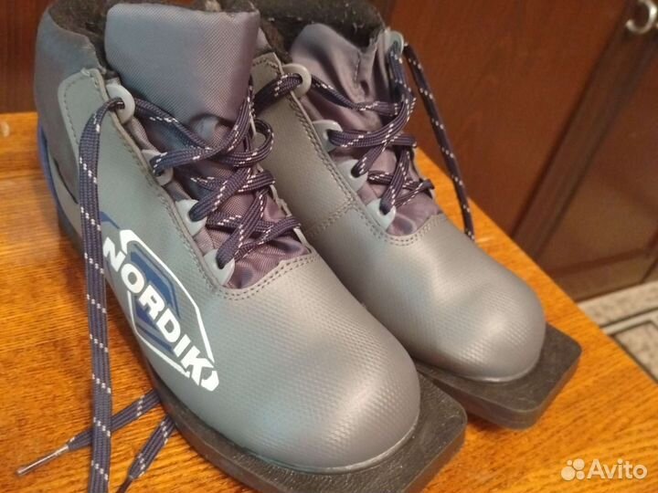 Лыжные ботинки