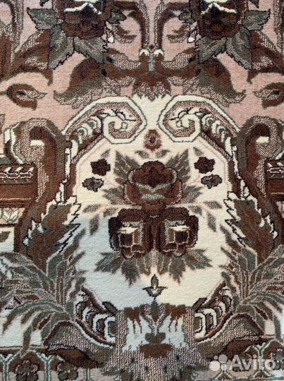 Ковер шерстяной