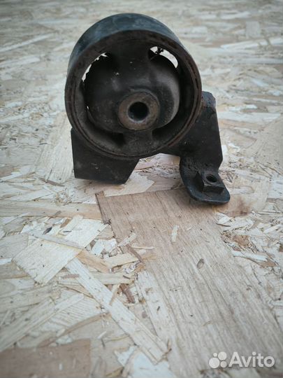 Подушка двигателя передняя на daewoo Matiz