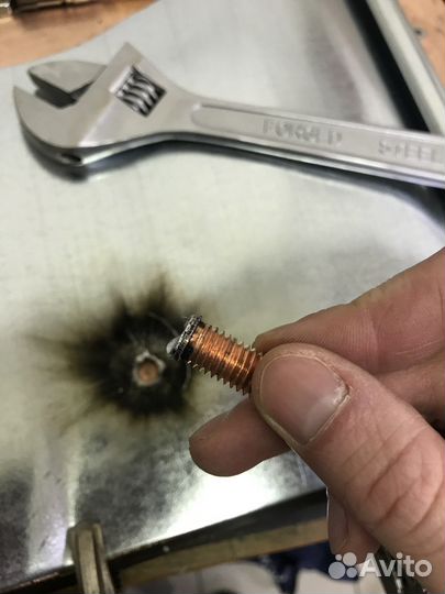 Приварка крепежа: шпильки втулки